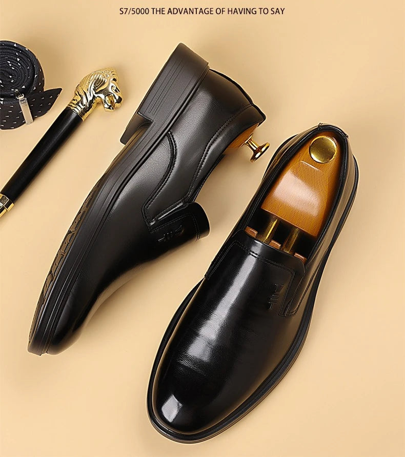 2025 Spring New Designer Leather Shoes for Men Solid Color Fashion Business Casual Shoes Male Retro Black Dress Shoe Man