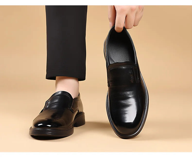 2025 Spring New Designer Leather Shoes for Men Solid Color Fashion Business Casual Shoes Male Retro Black Dress Shoe Man
