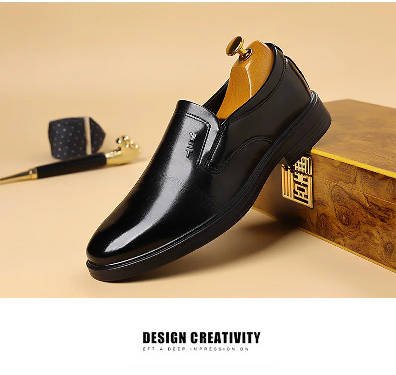2025 Spring New Designer Leather Shoes for Men Solid Color Fashion Business Casual Shoes Male Retro Black Dress Shoe Man