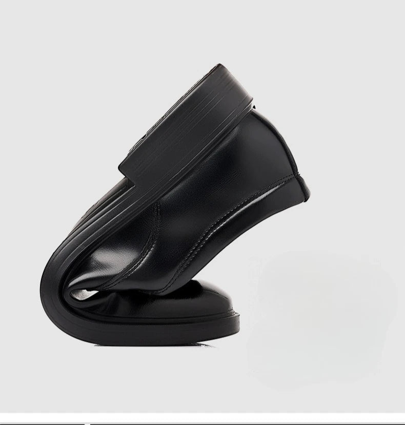 2025 Spring New Designer Leather Shoes for Men Solid Color Fashion Business Casual Shoes Male Retro Black Dress Shoe Man