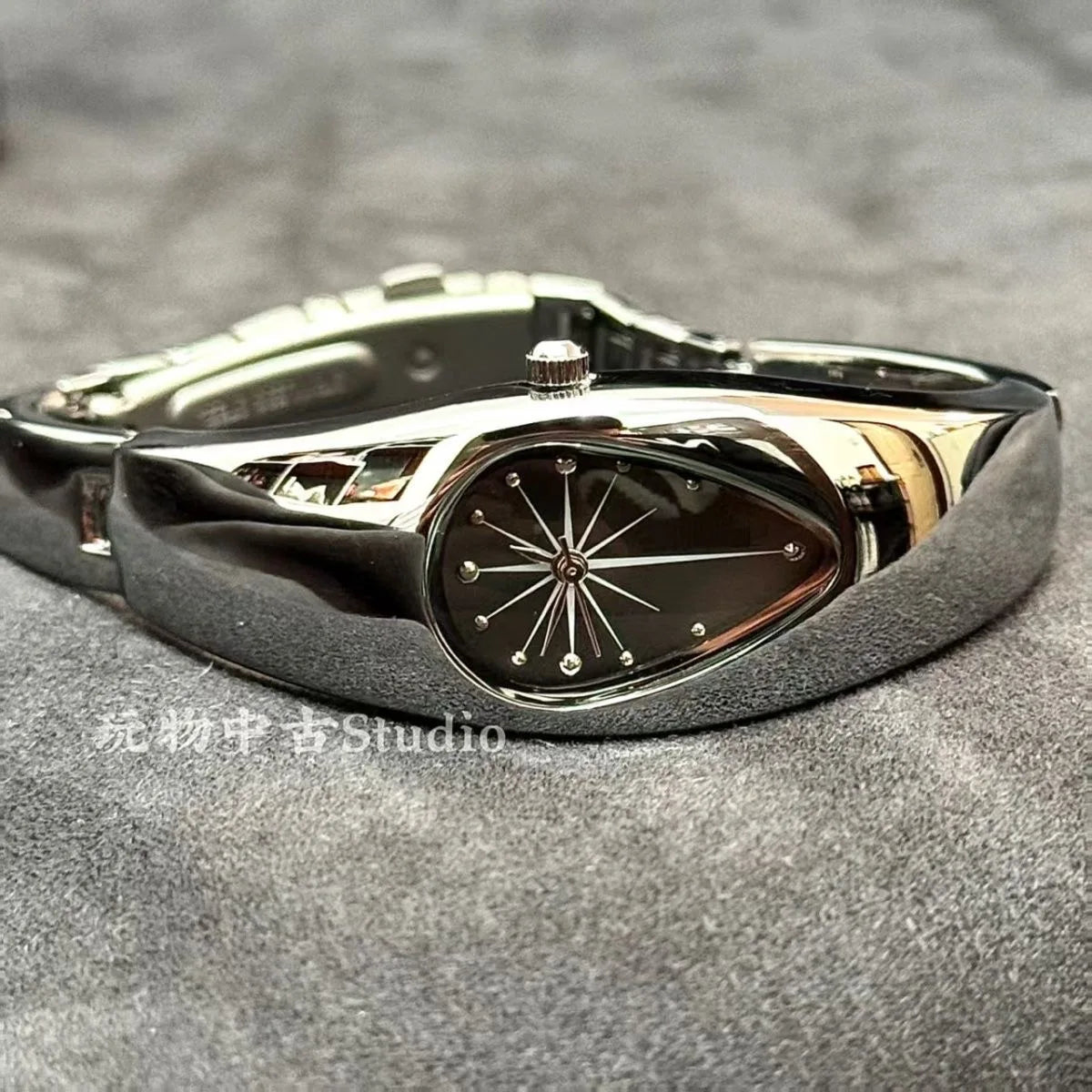 Water drop watch future technology wind millennium space design y2k retro watch niche accessories wear watch