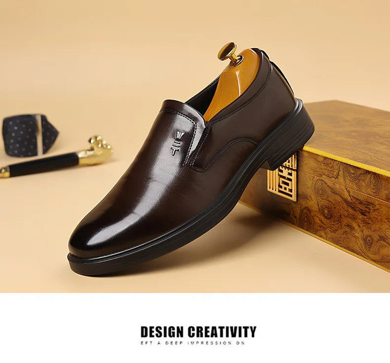 2025 Spring New Designer Leather Shoes for Men Solid Color Fashion Business Casual Shoes Male Retro Black Dress Shoe Man