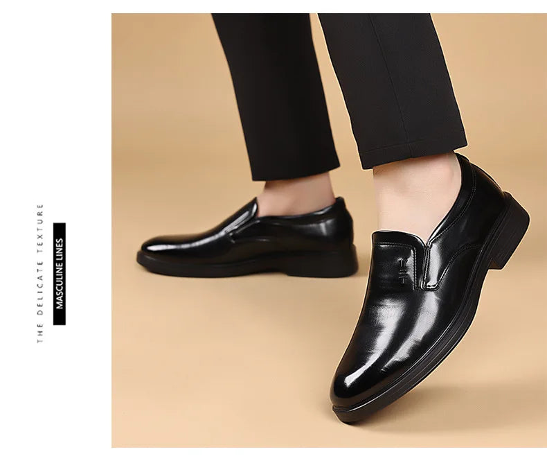 2025 Spring New Designer Leather Shoes for Men Solid Color Fashion Business Casual Shoes Male Retro Black Dress Shoe Man