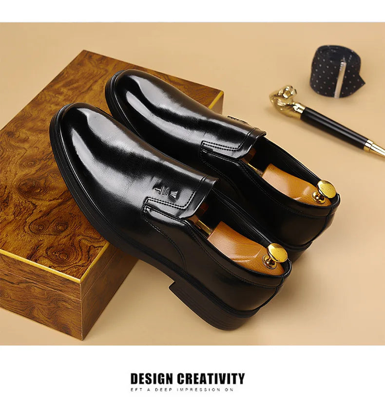 2025 Spring New Designer Leather Shoes for Men Solid Color Fashion Business Casual Shoes Male Retro Black Dress Shoe Man