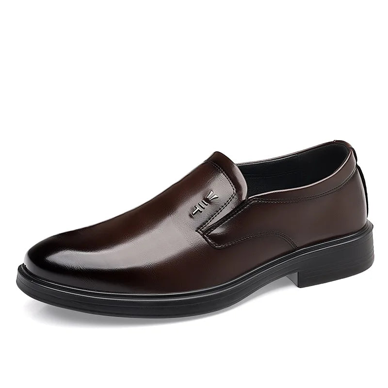 2025 Spring New Designer Leather Shoes for Men Solid Color Fashion Business Casual Shoes Male Retro Black Dress Shoe Man