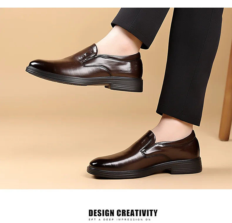 2025 Spring New Designer Leather Shoes for Men Solid Color Fashion Business Casual Shoes Male Retro Black Dress Shoe Man