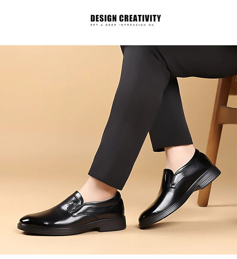 2025 Spring New Designer Leather Shoes for Men Solid Color Fashion Business Casual Shoes Male Retro Black Dress Shoe Man