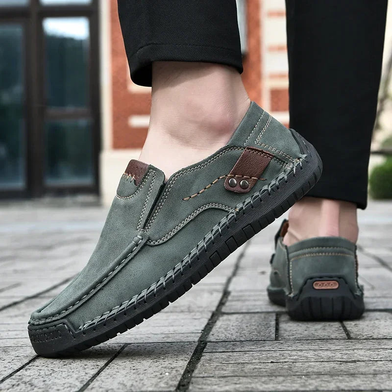 New Soft Men Loafers Slip On Leather Casual Shoes For Men Moccasins Plus Size 38-48 Flats Sneakers Men Handmade Design Man Shoes