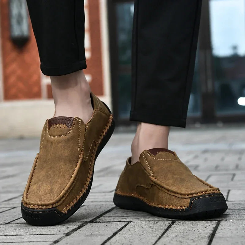 New Soft Men Loafers Slip On Leather Casual Shoes For Men Moccasins Plus Size 38-48 Flats Sneakers Men Handmade Design Man Shoes