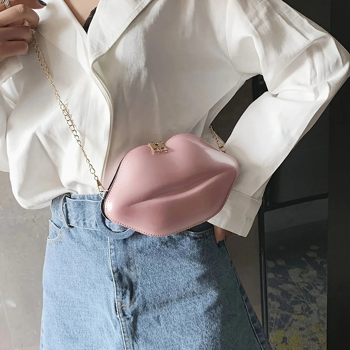 1pc Niche Red Lip Shaped Chain Bag, Novelty Mini Shoulder Bag, Women's Stylish Zipper Bag