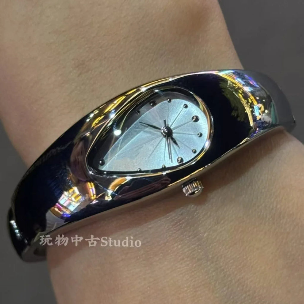 Water drop watch future technology wind millennium space design y2k retro watch niche accessories wear watch