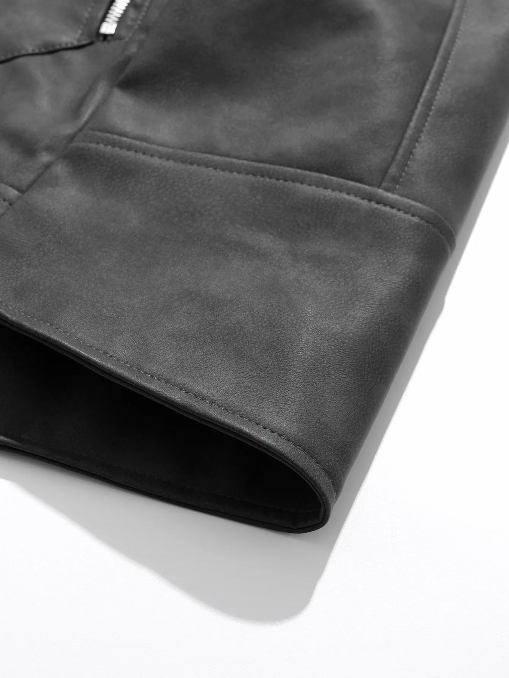 Men's Leather Jacket with a Turn-Down Collar, Windproof and Cold-Resistant, Crisp and Stylish, Suitable for Daily Commuting, Business Casual, Street Wear, Autumn and Winter Outings, Dating and Social Events, and Short Trips