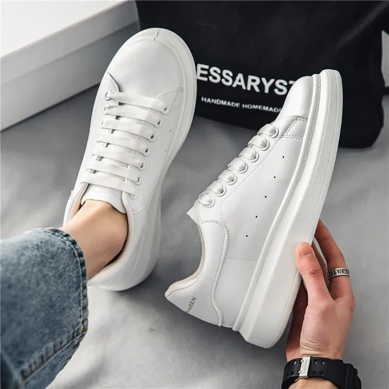 Men's Casual Leather Shoes Breathable Trendy Flat Sneakers Comfortable Spring Seasonal Flats Fashionable All-White Sneakers